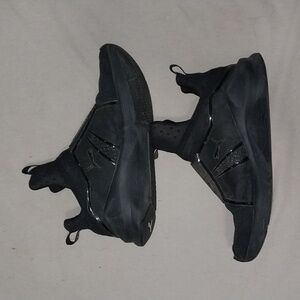 Puma Boys Black Sneakers 5.5